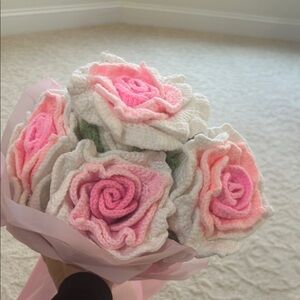 Handmade Crochet Rose Bouquet in Pink and White